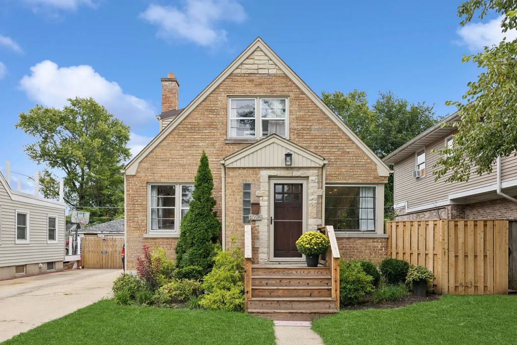 1095 Webster Lane, Des Plaines
