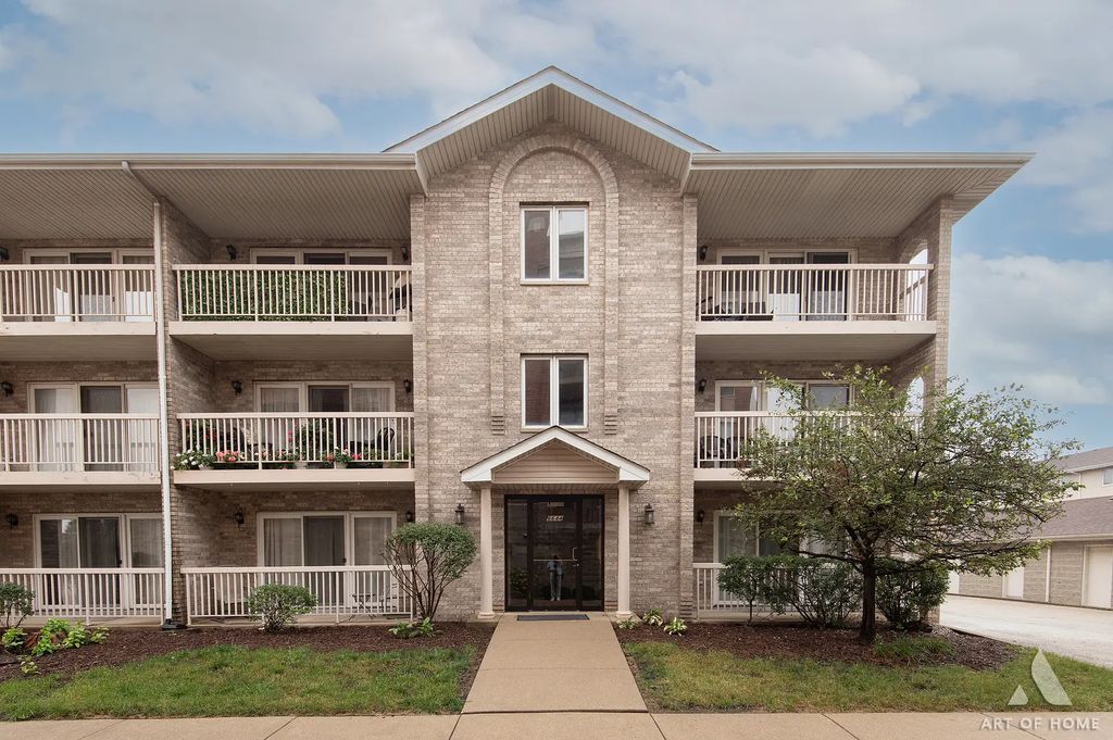 6644 W 65th Street 2n, Chicago