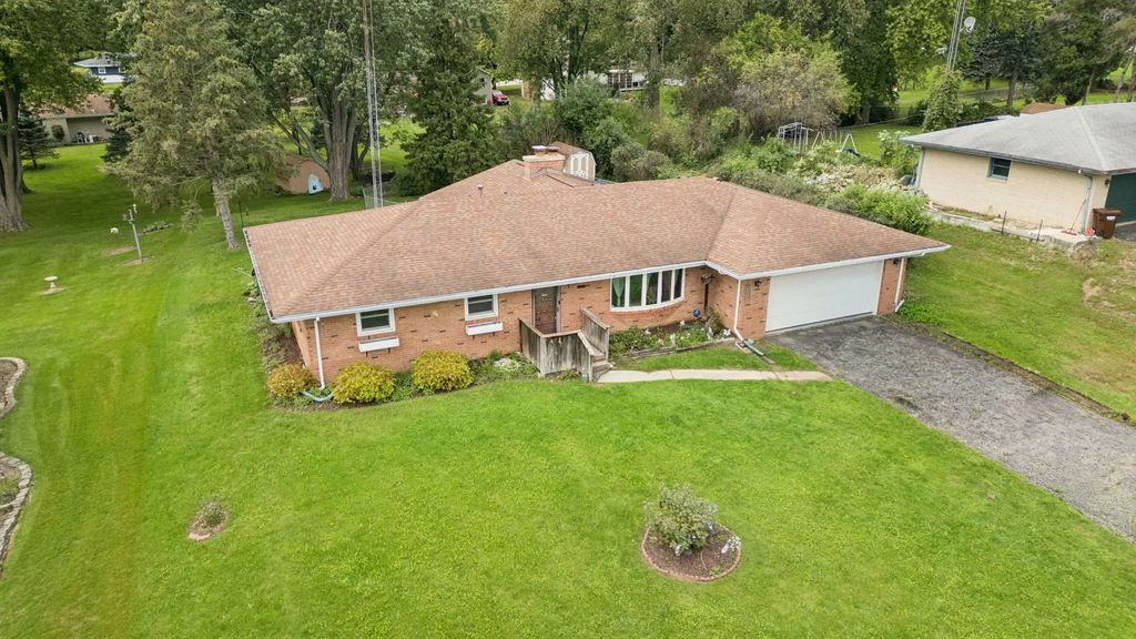 8598 Olson Road, Belvidere