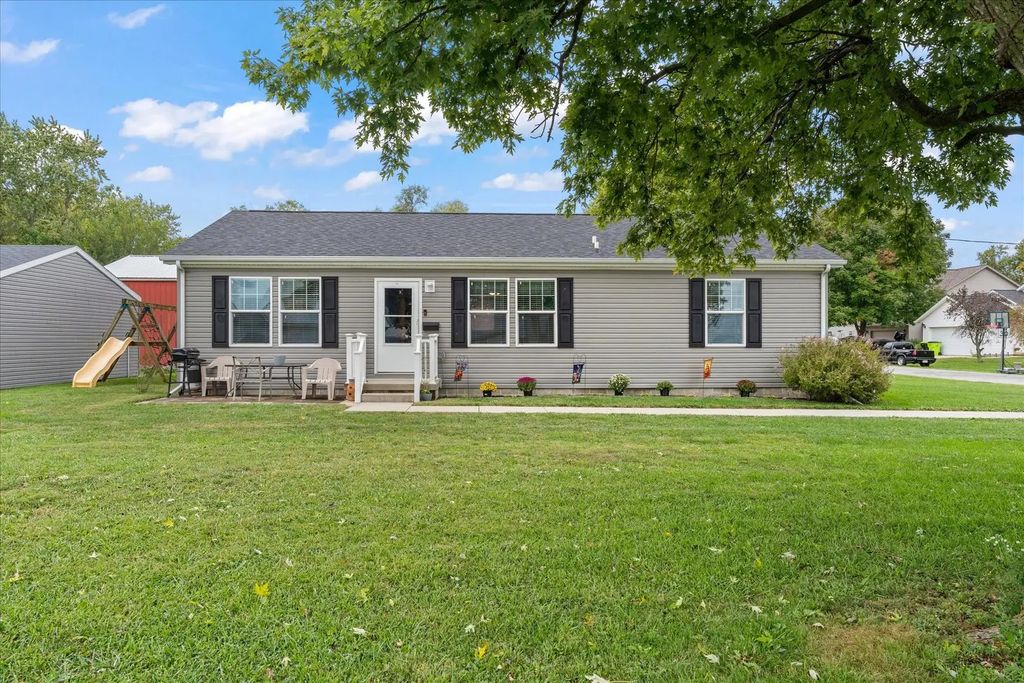 911 E Short Street, Tuscola