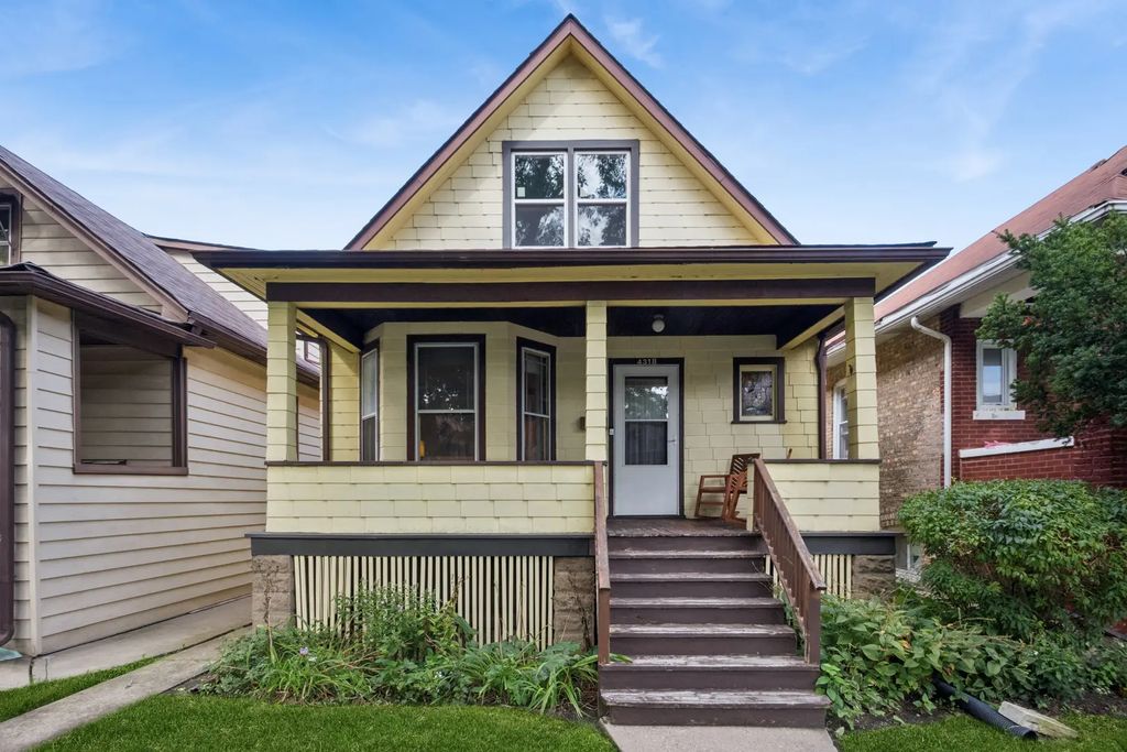 4318 N Sawyer Avenue, Chicago