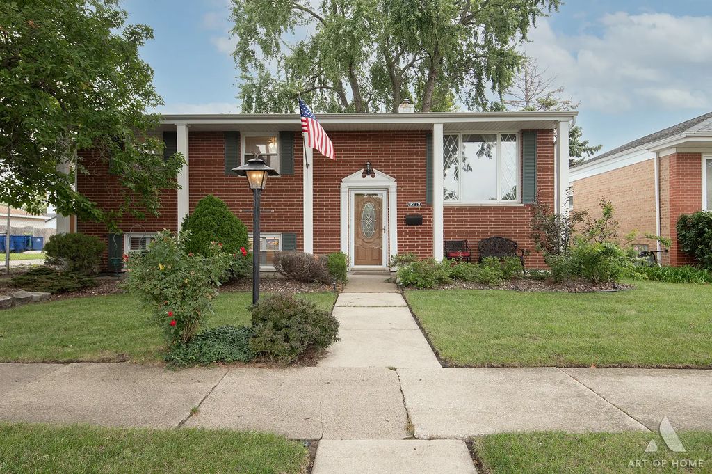 9313 Parkside Avenue, Oak Lawn