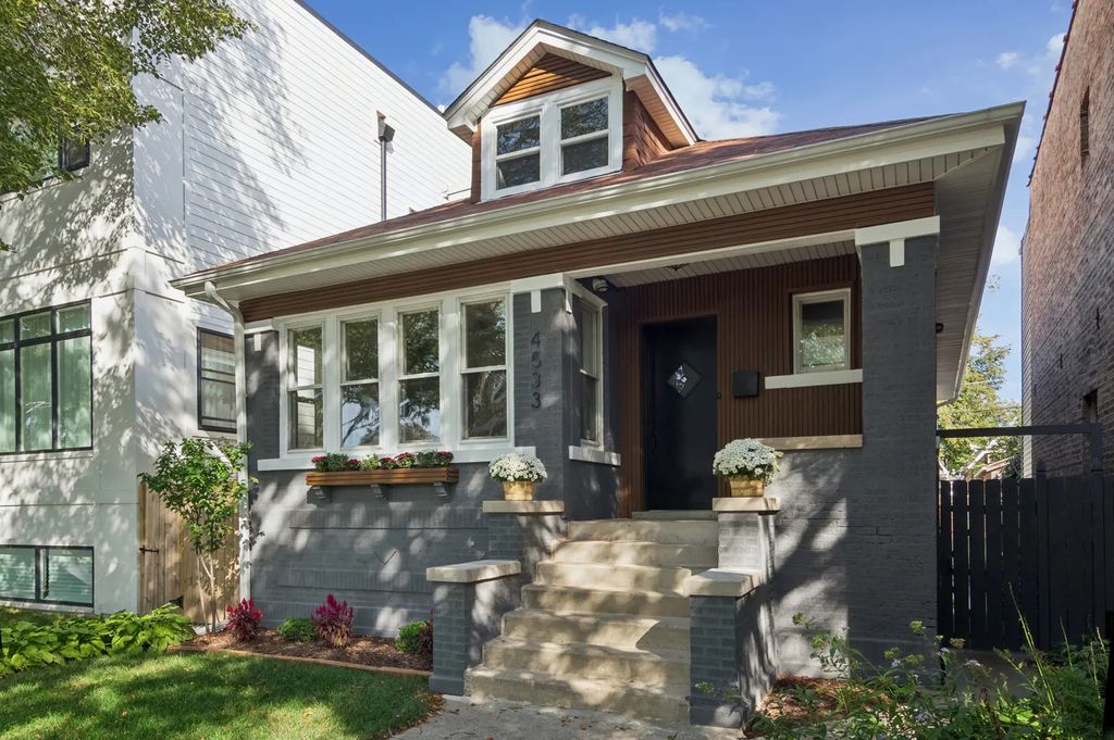 4533 N Karlov Avenue, Chicago