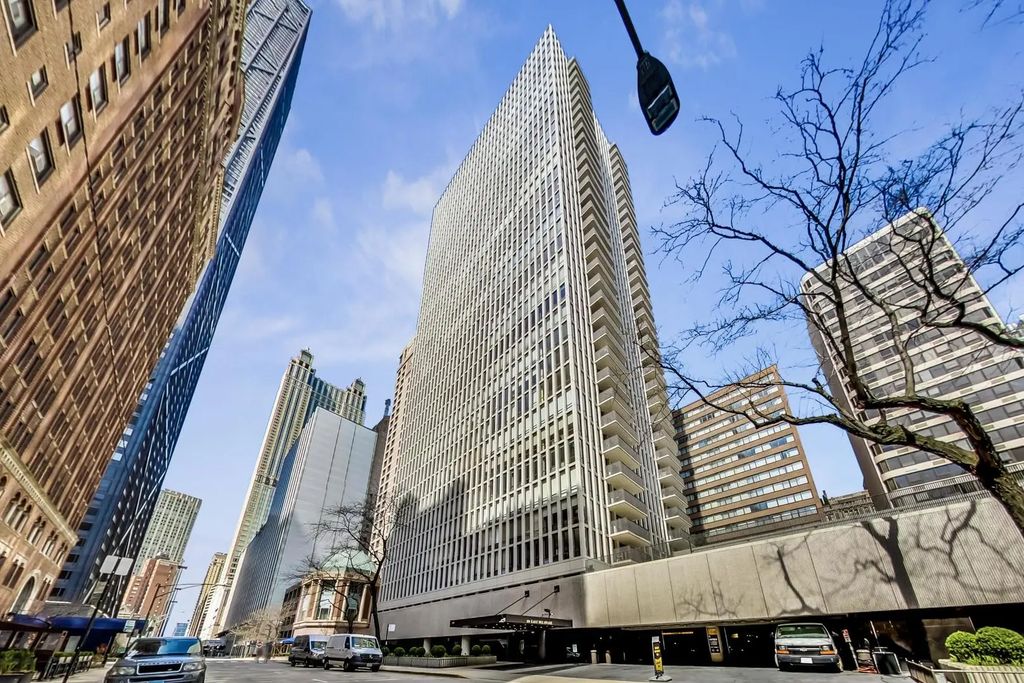 200 E Delaware Place 26a, Chicago
