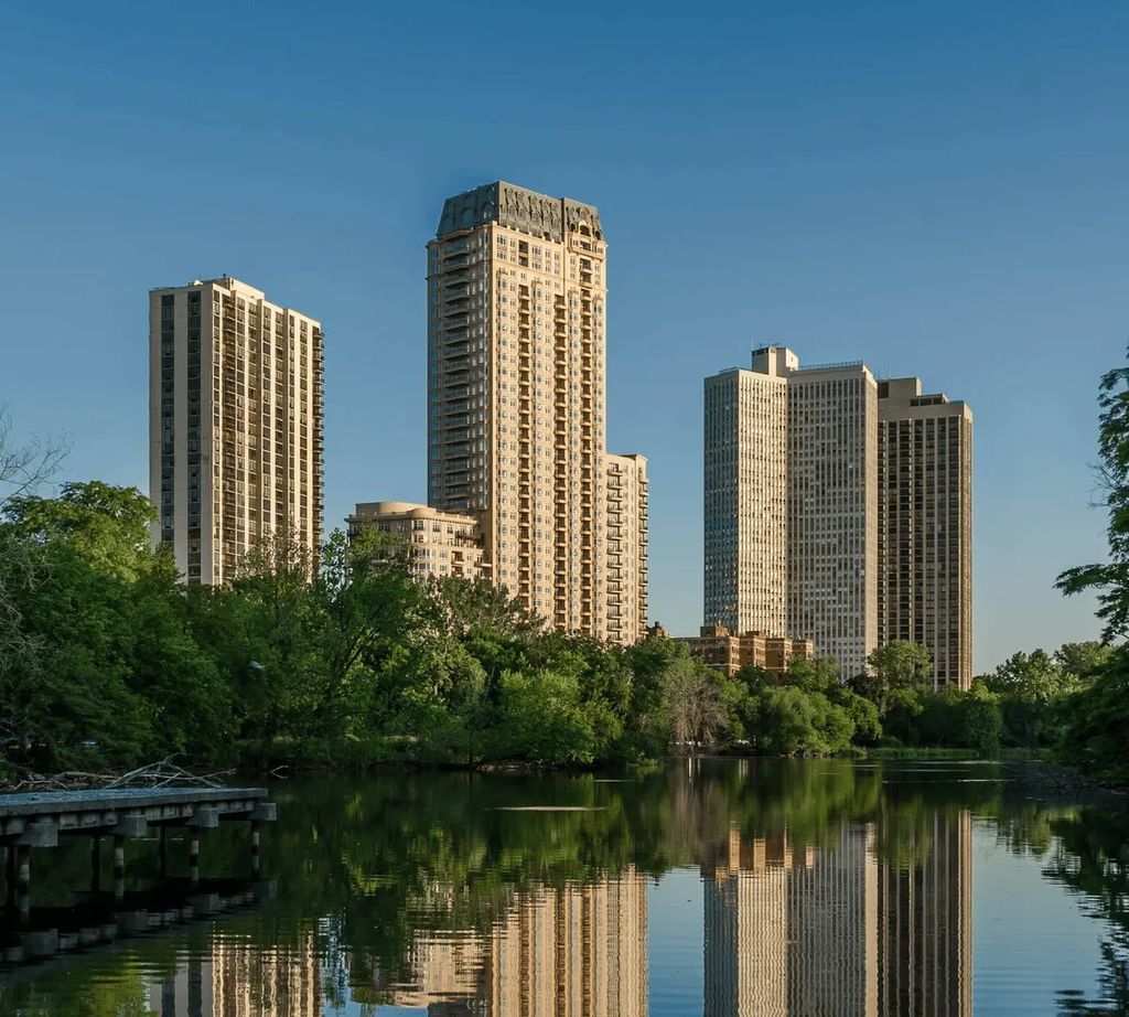 2550 N Lakeview Avenue S1506, Chicago