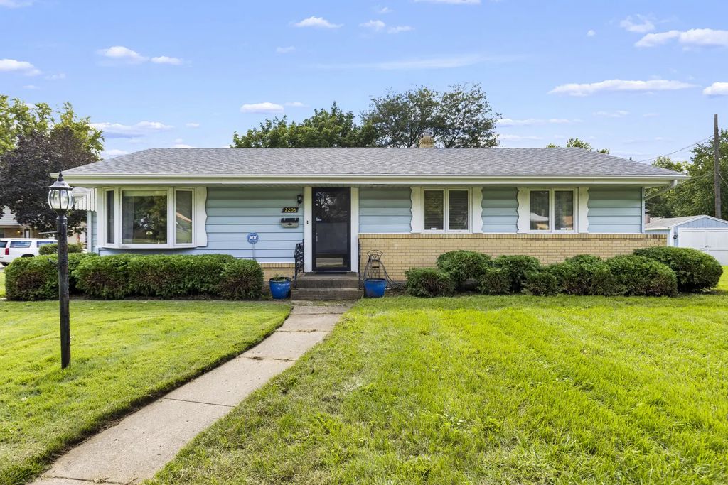 2206 Halsted Road, Rockford