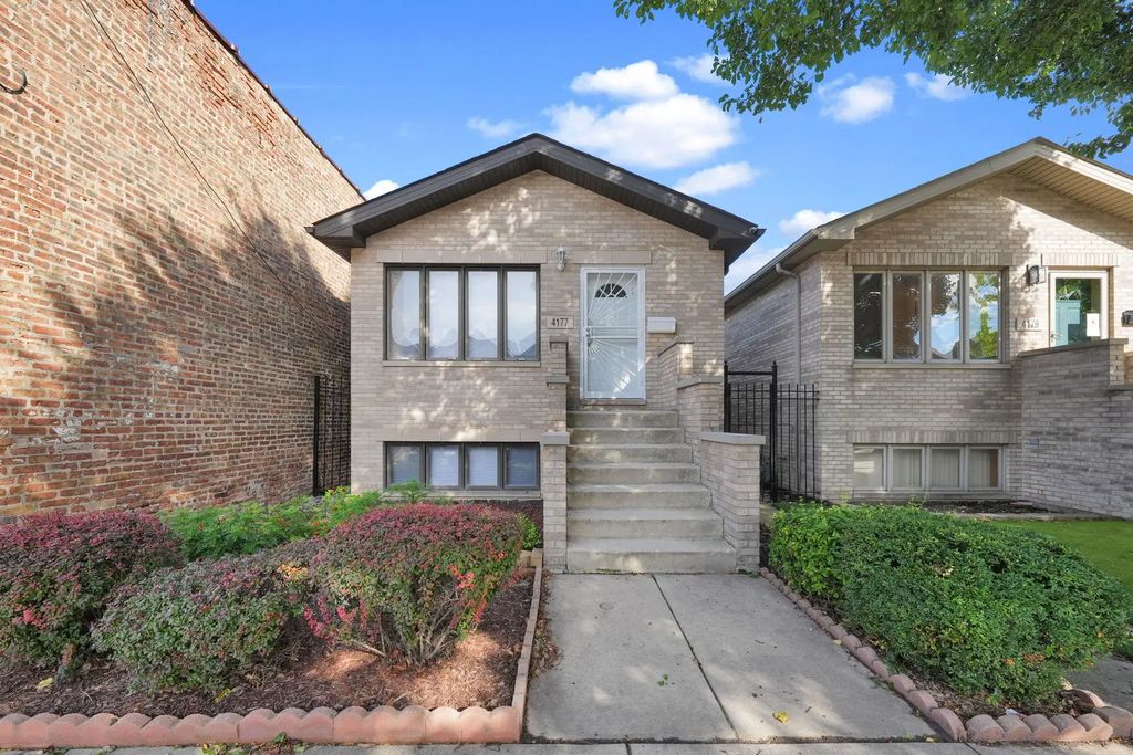 4177 S Emerald Avenue, Chicago