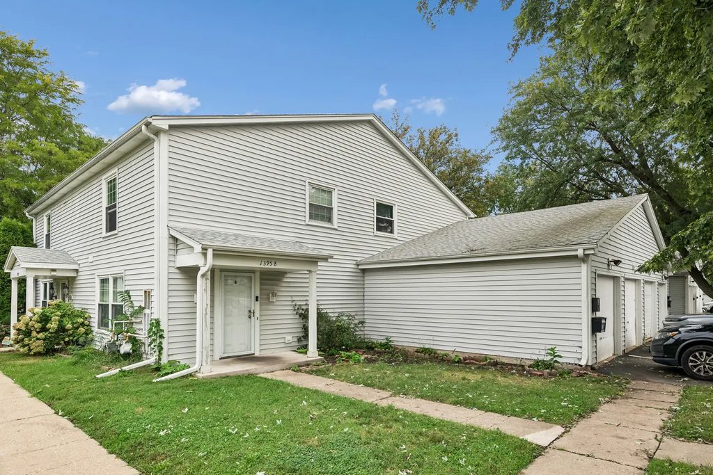 1395 S Glen Circle B, Aurora