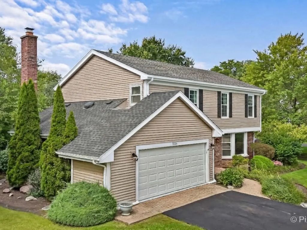 556 Westminster Place, Mundelein