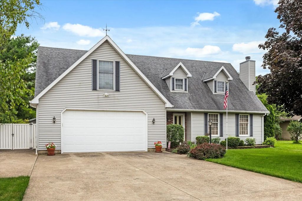 1517 E 1st Street, Streator