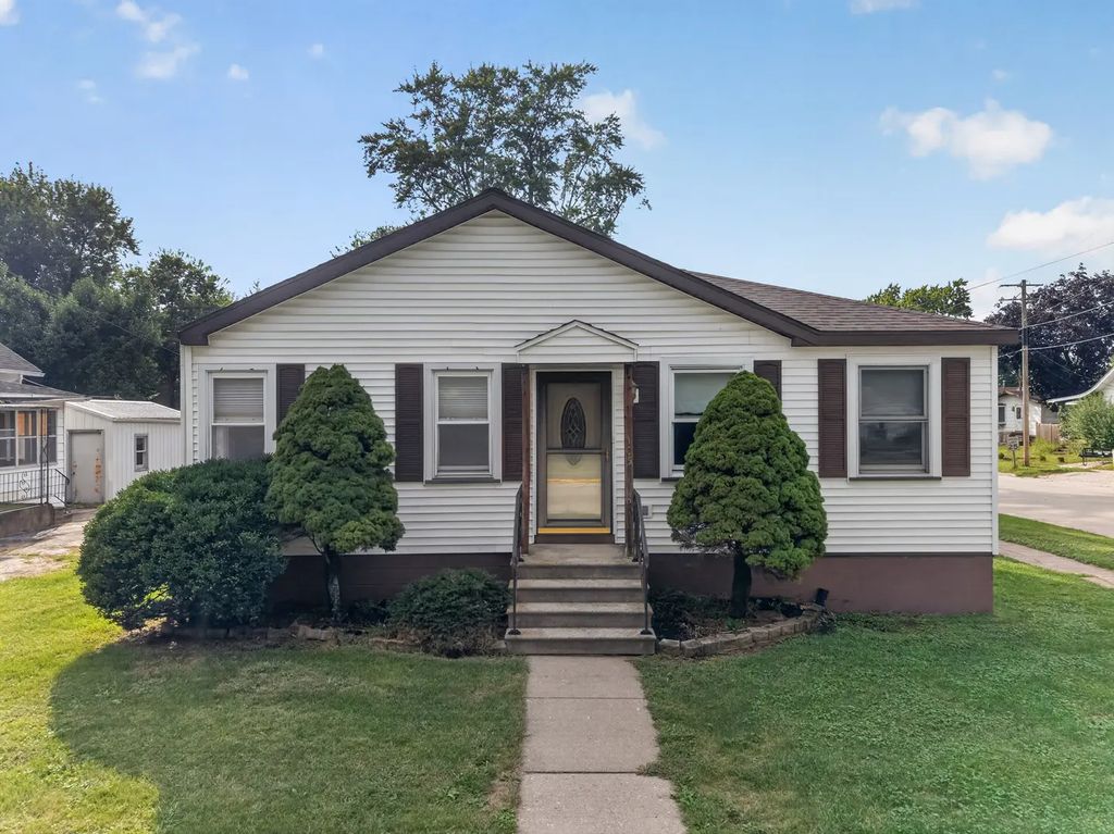 105 S Main Street, Seneca