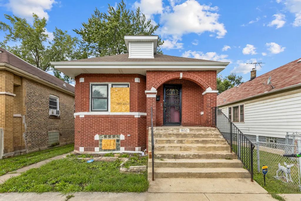 9132 S Blackstone Avenue, Chicago