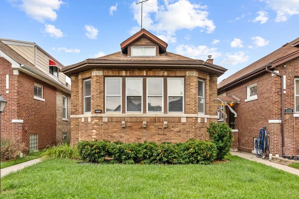 8322 S Aberdeen Street, Chicago