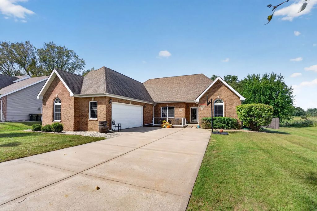185 Fairway Drive, Essex