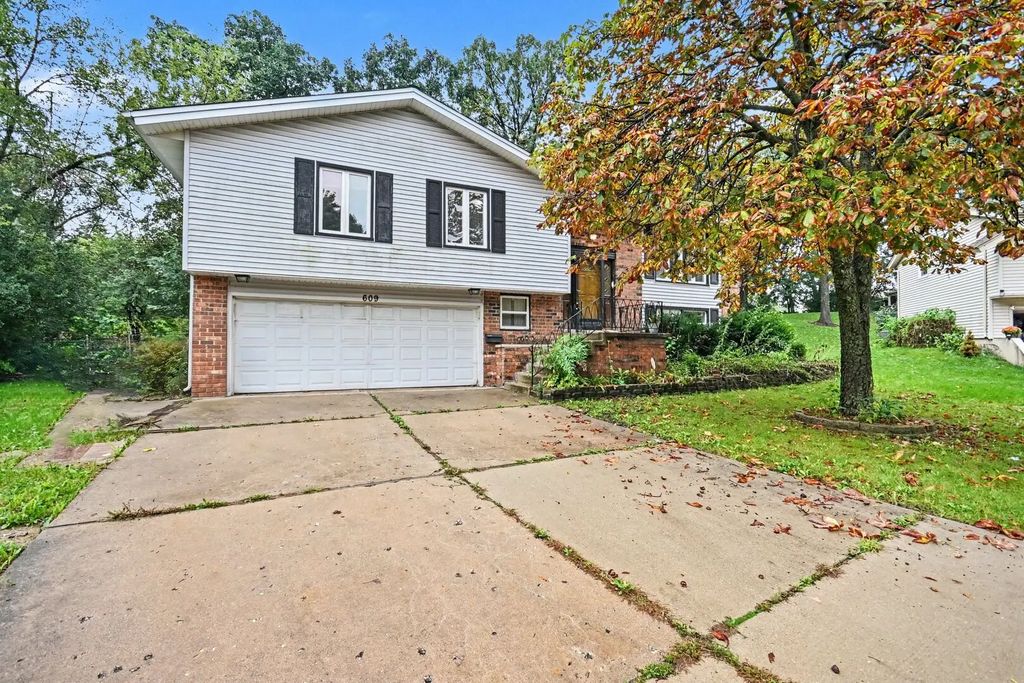 609 Tilipi Lane, Schaumburg