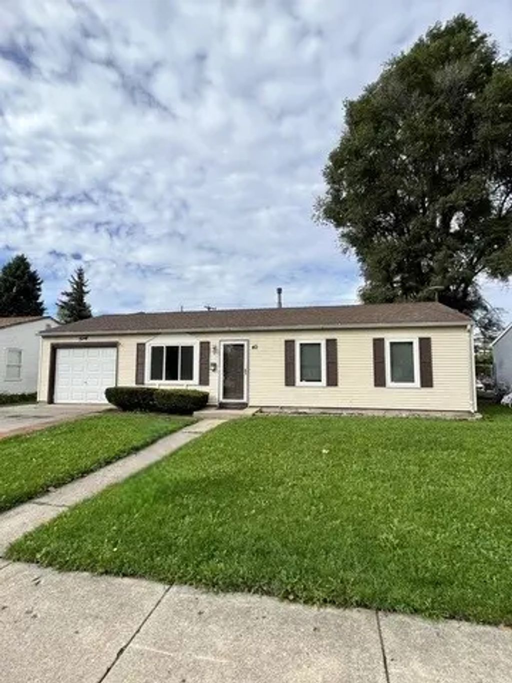 40 Arlington Drive, Romeoville