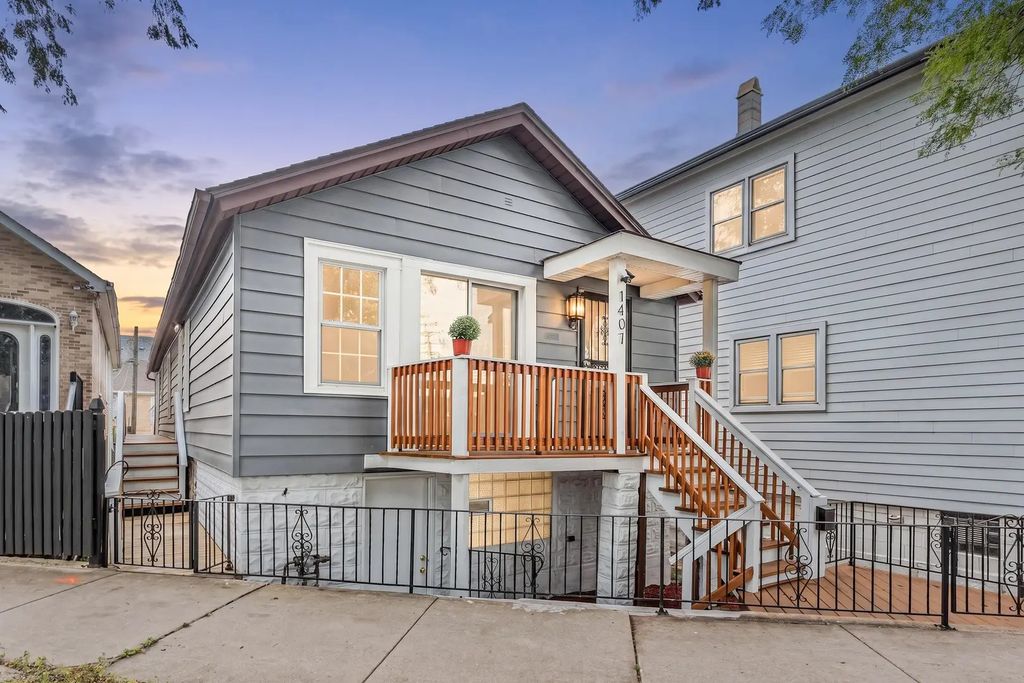 1407 W Fuller Street, Chicago