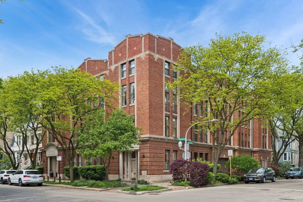 3100 N Kenmore Avenue 3j, Chicago
