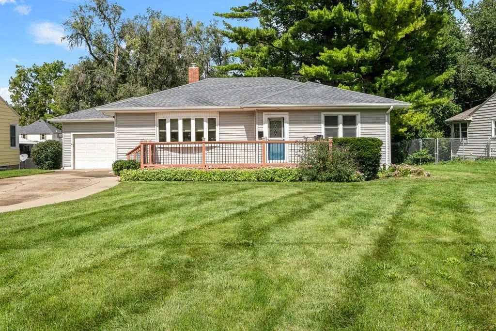 216 E Church Street, Kewanee