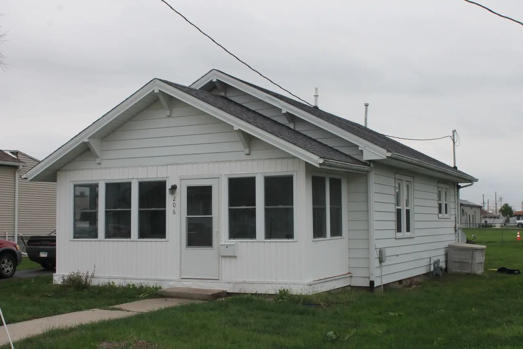 206 S Spring Street, Geneseo
