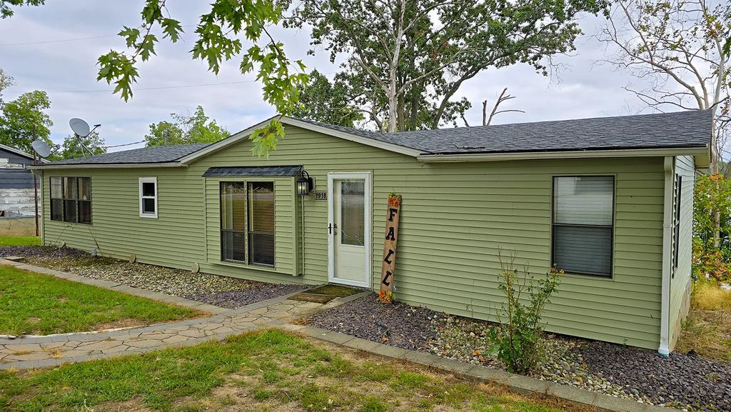 1918 Dunbar Lane, Centralia