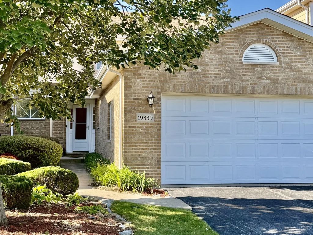19339 Lisadell Drive, Tinley Park