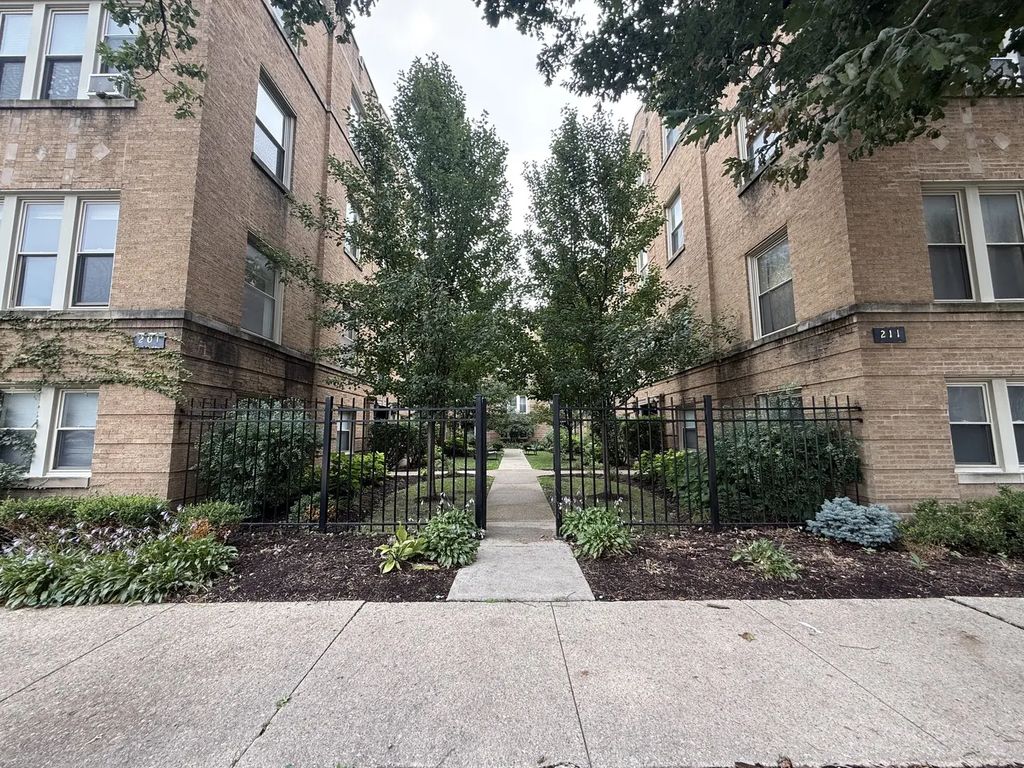 201 Washington Boulevard 1n, Oak Park