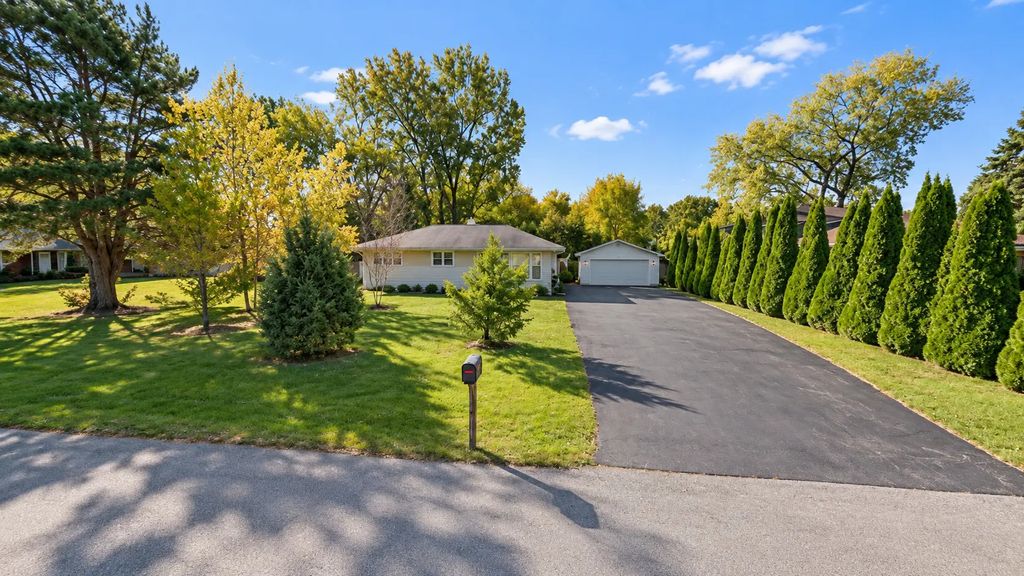 7915 W 101st Place, Palos Hills