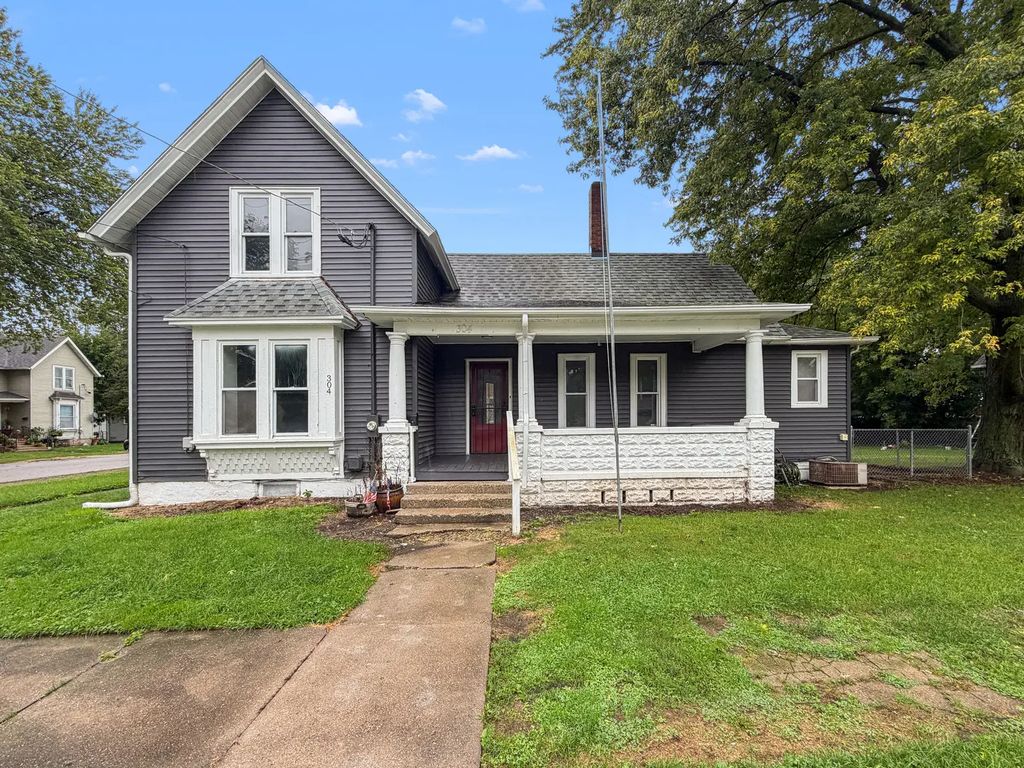 304 W Jackson Street, Belvidere