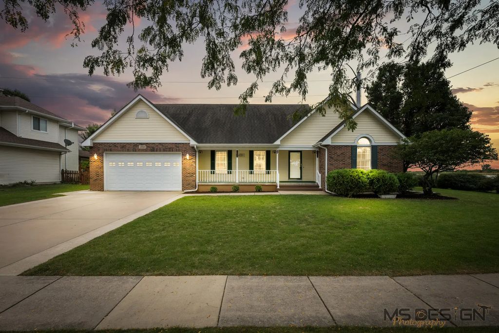 1338 Foxbend Drive, Sycamore