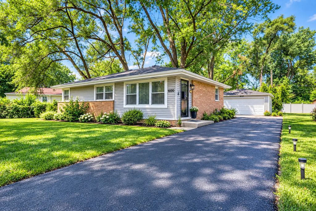 16100 Circle Drive, Markham