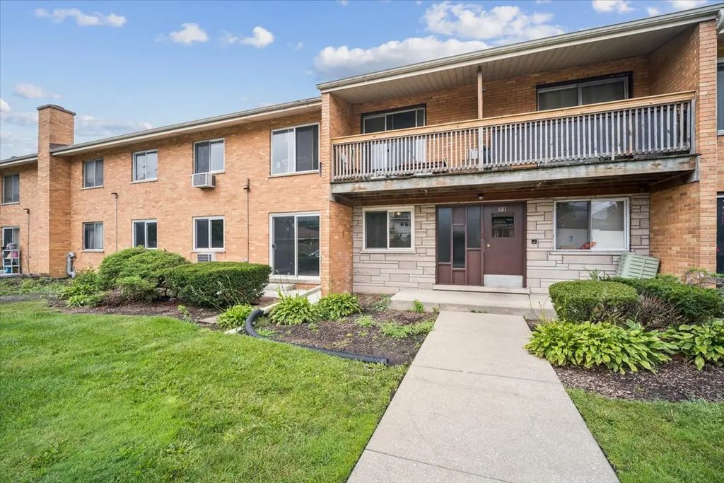 681 Elmhurst Road C, Des Plaines