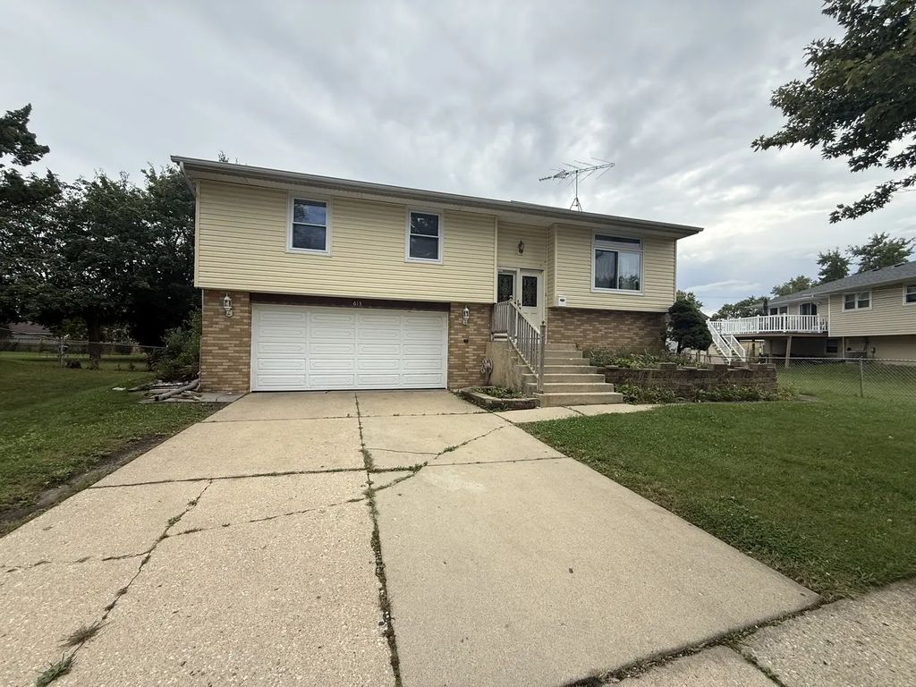 613 Newberry Drive, Streamwood