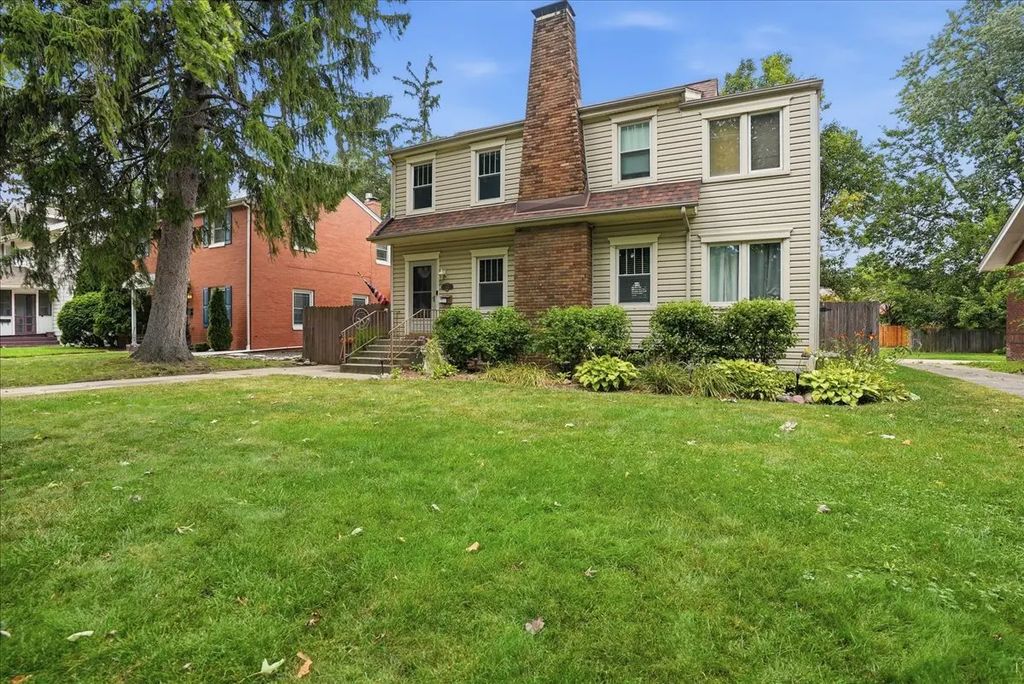 2014 E Jackson Street, Bloomington