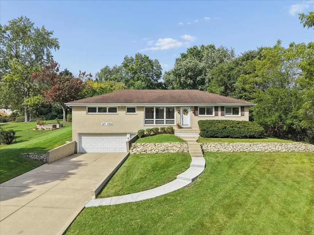 2n356 Euclid Avenue, Glen Ellyn