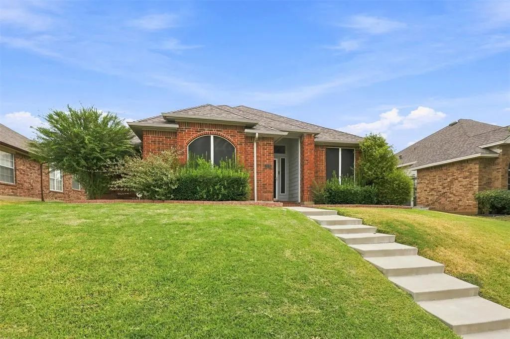 2126 Greenstone Trail, Carrollton