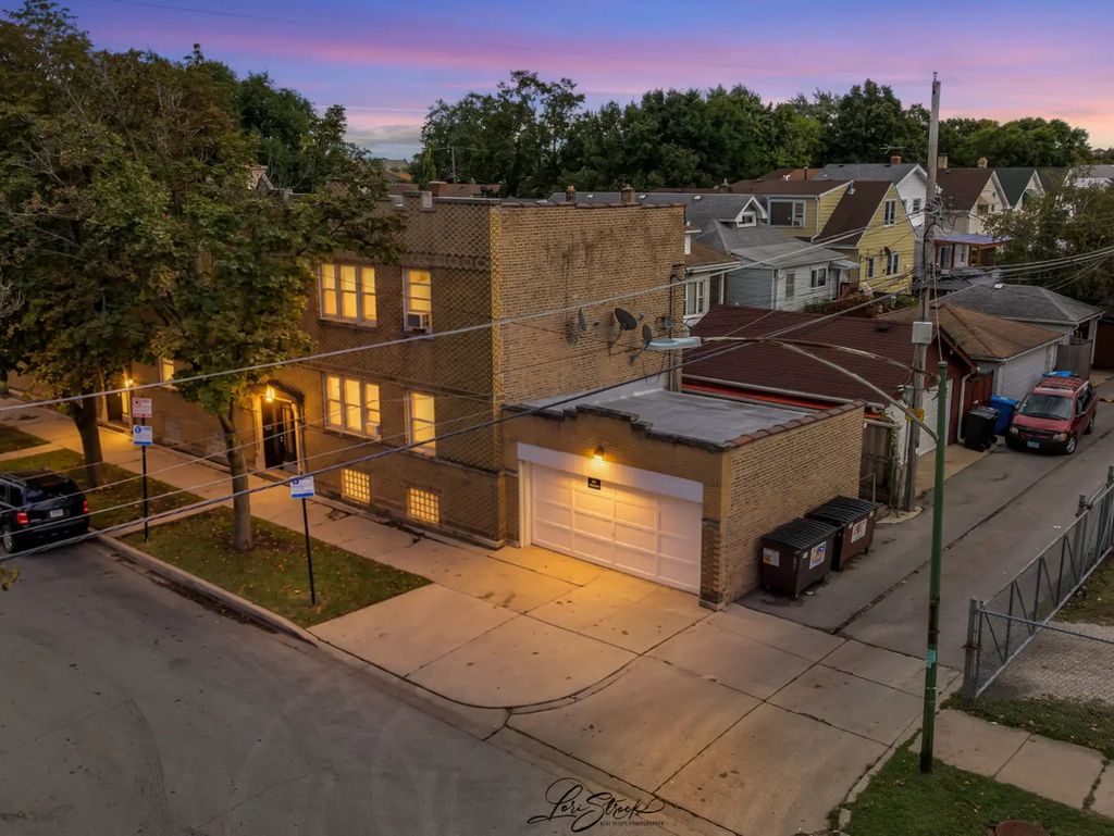 3058 N Lotus Avenue, Chicago