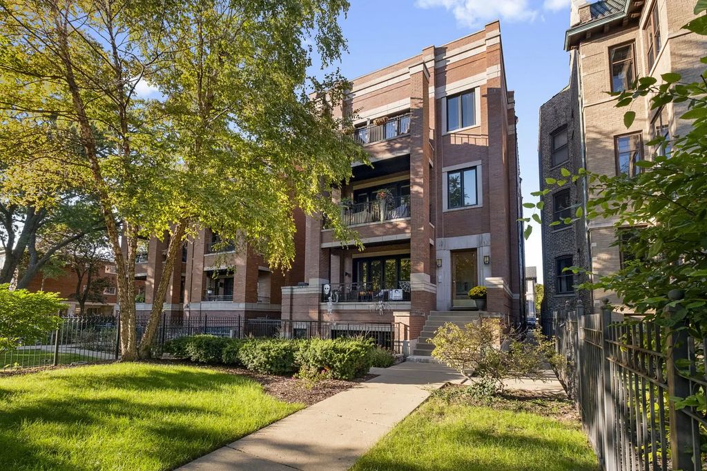 2550 W Logan Boulevard 3f, Chicago