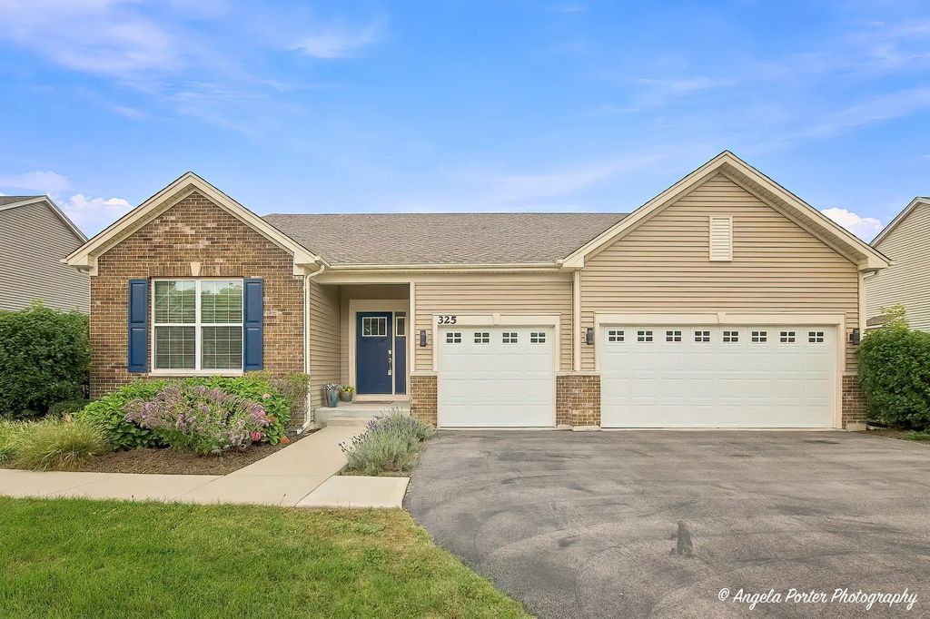 325 Tralee Lane, McHenry