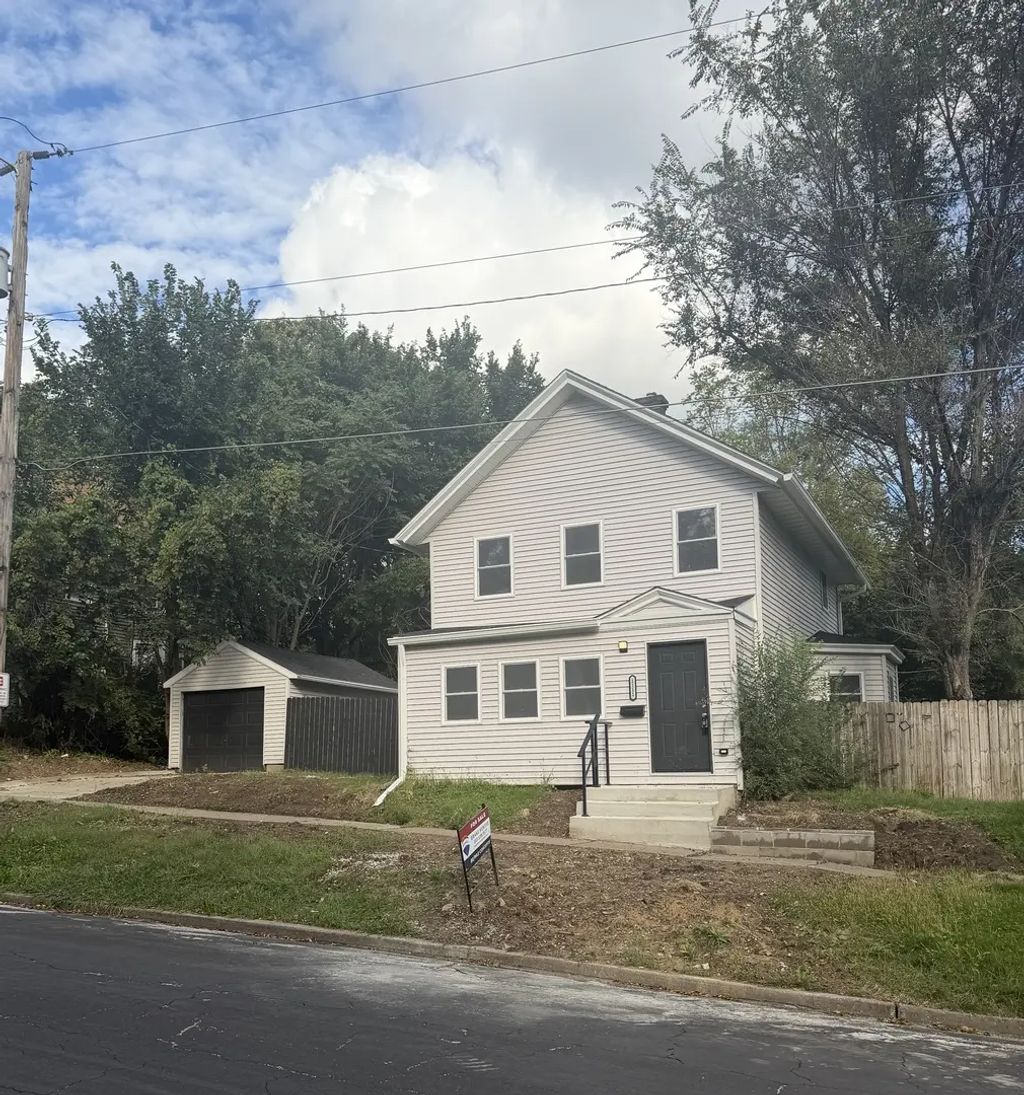 1111 Gaines Street, Davenport