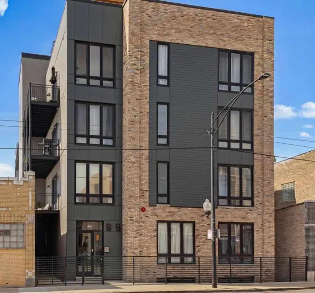 2135 W Cermak Road 3s, Chicago