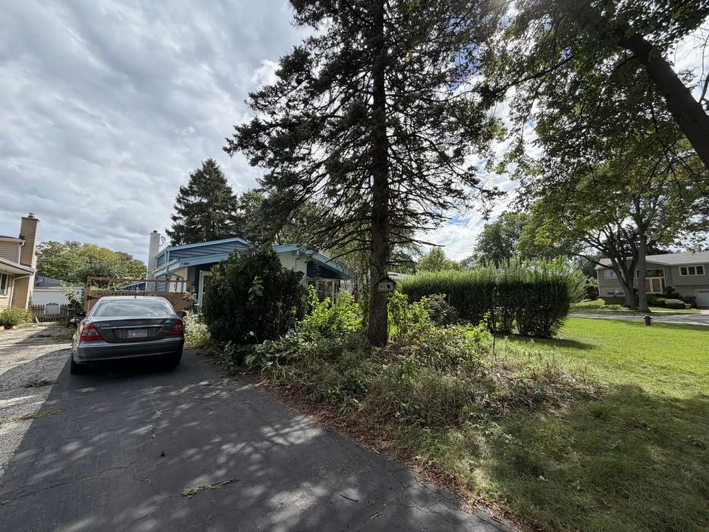 1357 S Vail Avenue, Arlington Heights
