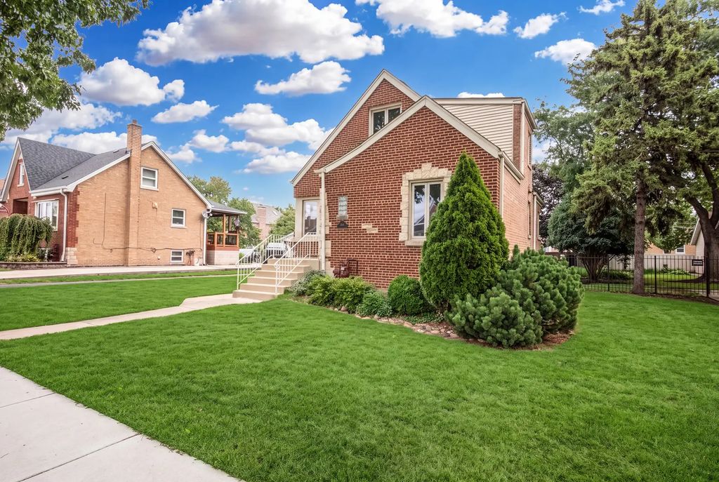 5627 S Neenah Avenue, Chicago