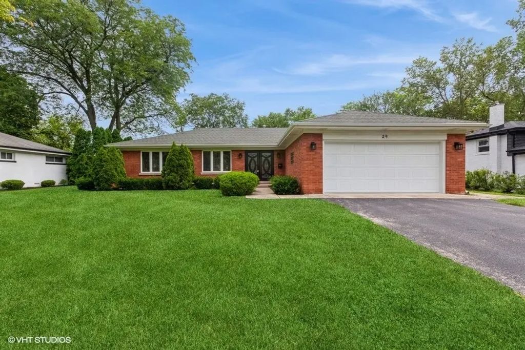 29 Springlake Avenue, Hinsdale