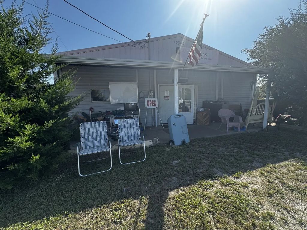 1248 N Oak Street, Duquoin