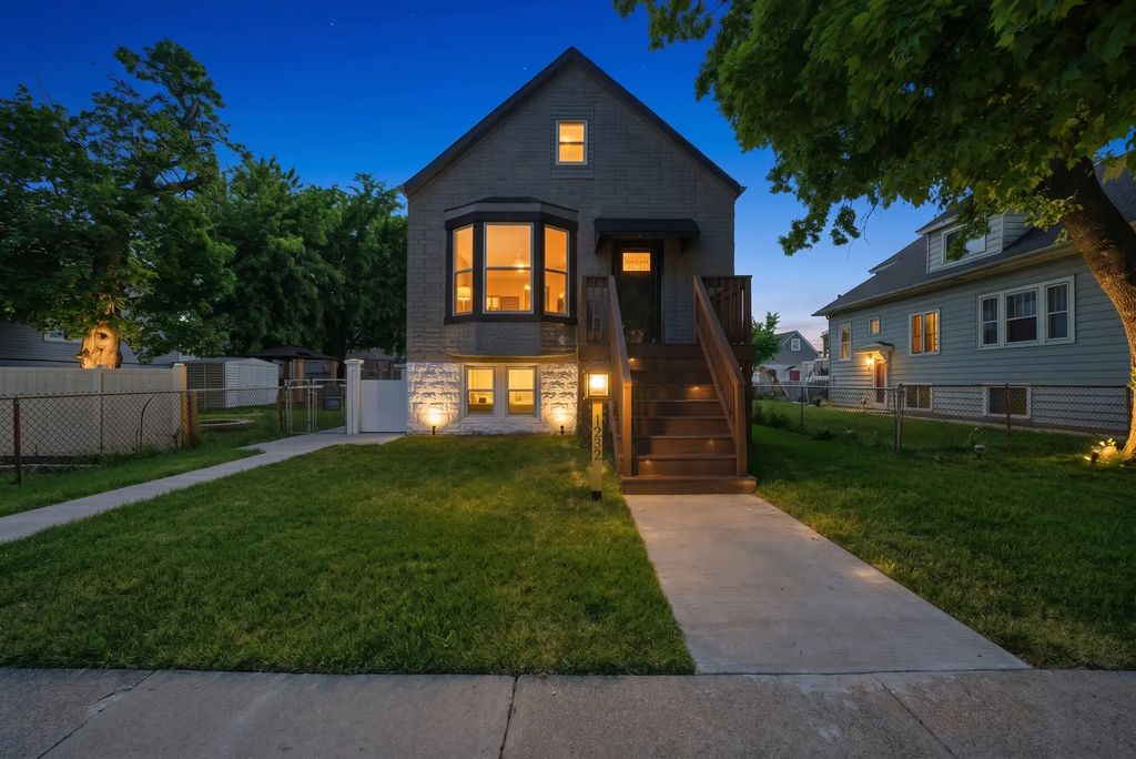 1232 Gunderson Avenue, Berwyn