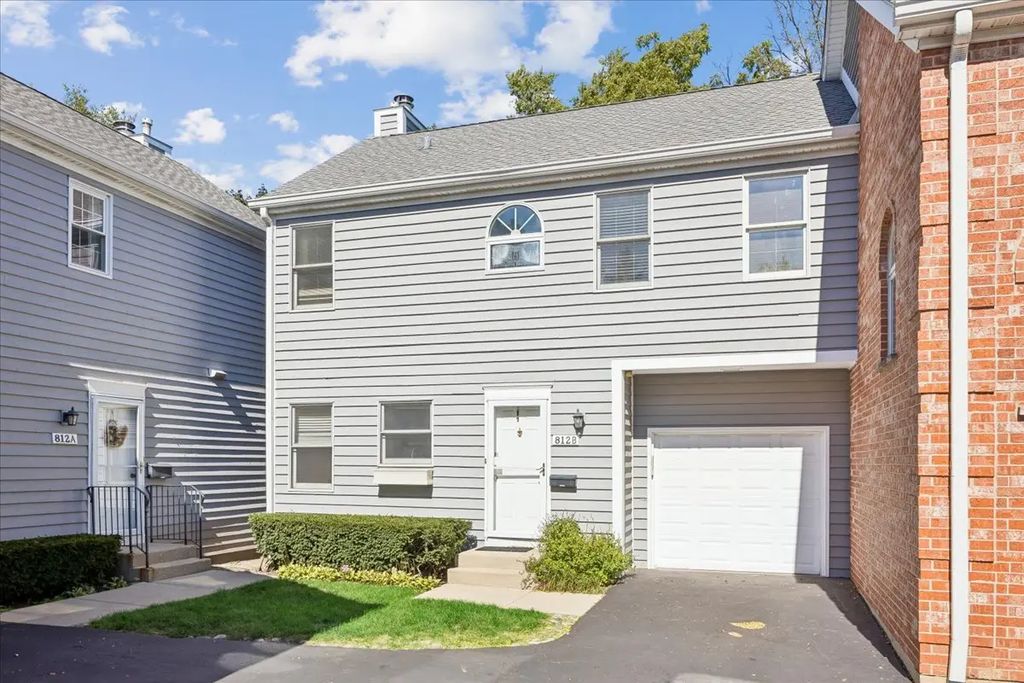 812 Chestnut Street B, Deerfield