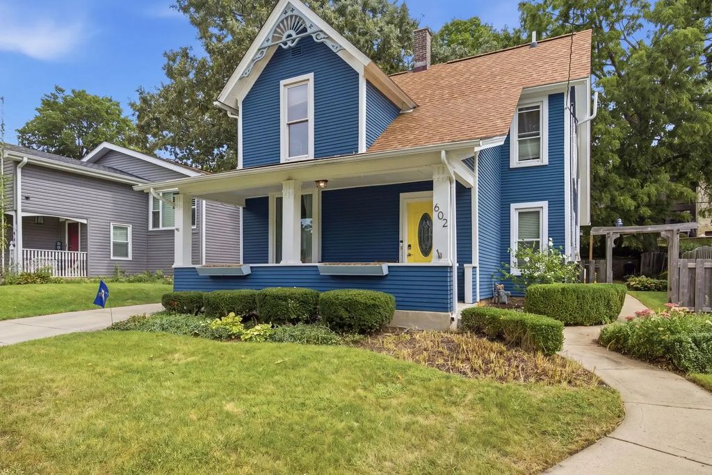 602 S 5th Avenue, St. Charles