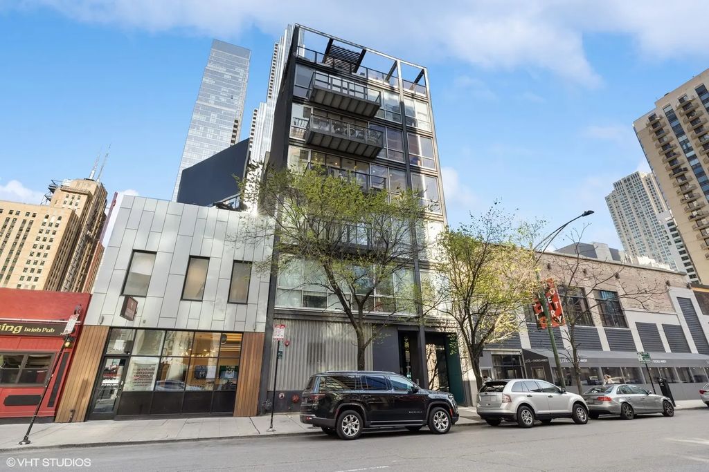 747 N Clark Street 401, Chicago