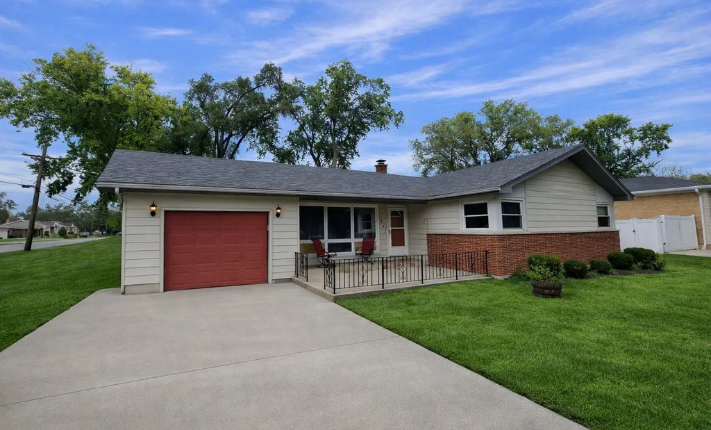 4942 138th Place, Crestwood